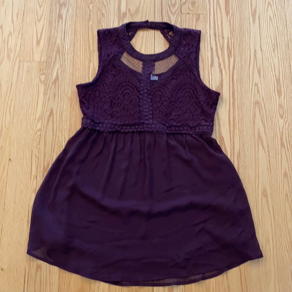 Maurices lace detailed sleeveless blouse Medium
